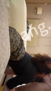 （原创）首次3p！骚货母狗背着男朋友3p 人生第一次被操喷水