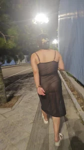 夏天来了，和老婆透视装散步